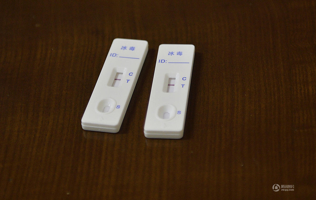 沈阳“跑车男”毒驾连撞九车 被警察鸣枪制伏(图)