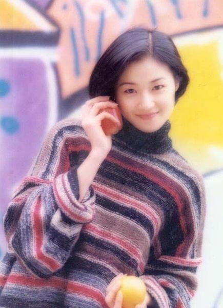 她非传统美女,曾获甄子丹跪地求爱
