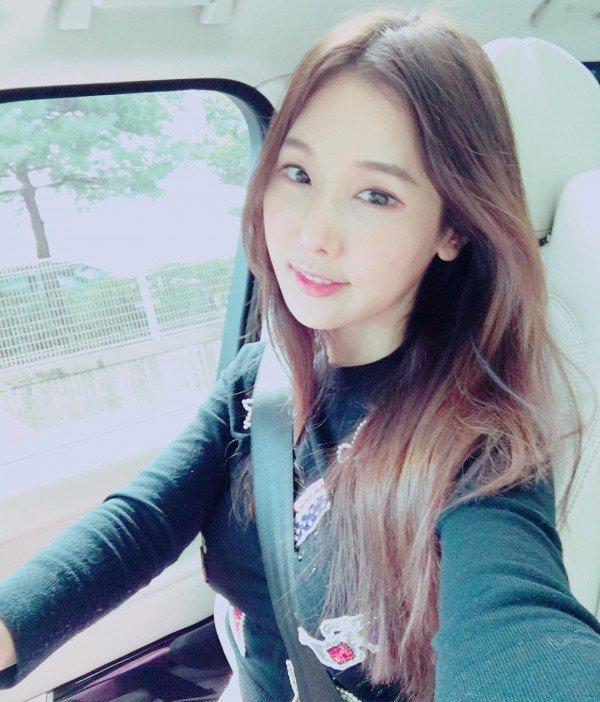 韩国48岁女医生逆天童颜走红网络(组图)