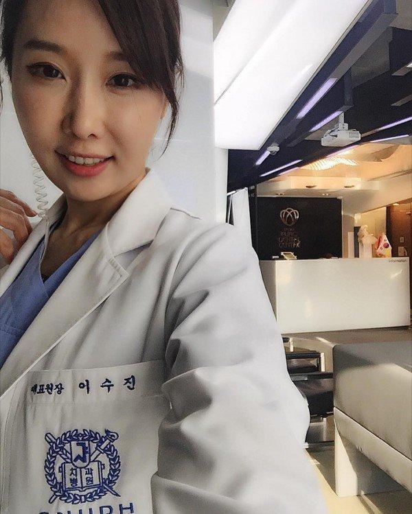 韩国48岁女医生逆天童颜走红网络(组图)