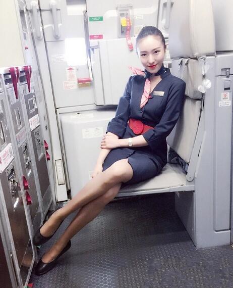 我们都是深井冰图片556:女神是不是负担太重了