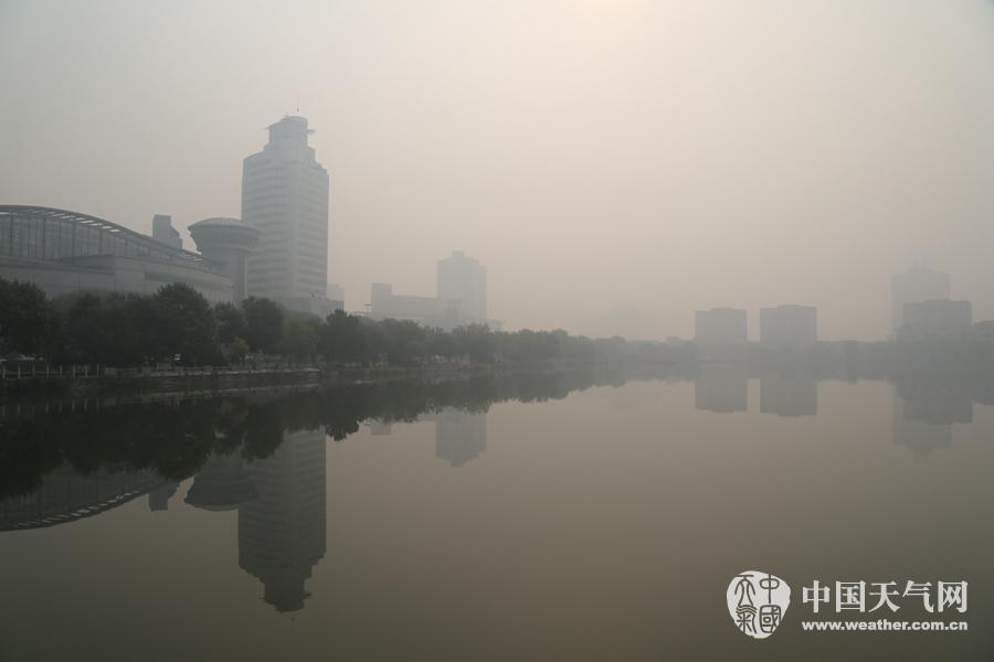 京津雾霾季空气重污染 城市如面纱笼罩(高清组图)