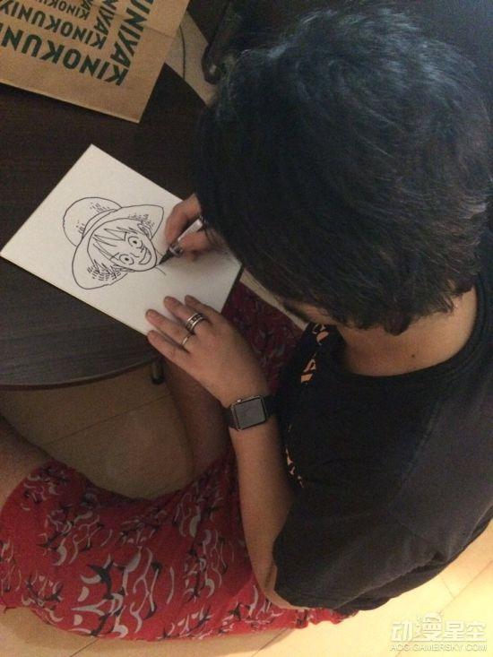 尾田荣一郎在画签名图