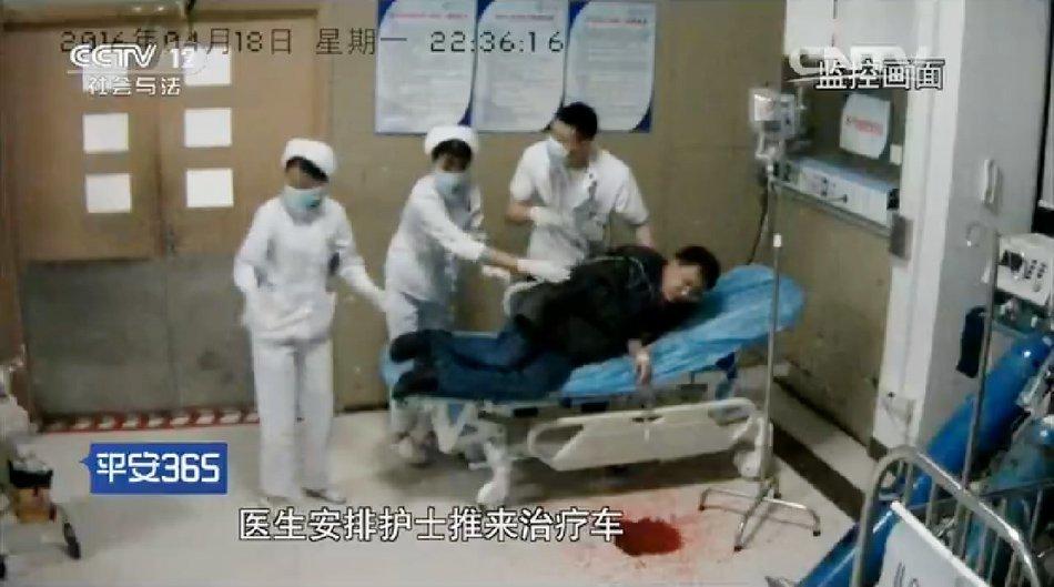上海一医生连续工作32小时后吐血