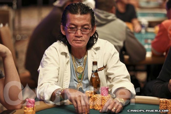 昔日美甲小哥获德州扑克大赛冠军 赢5400万现金奖