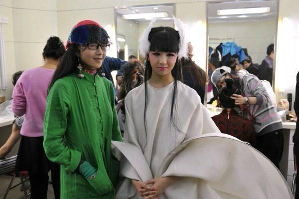 杨丽萍孔雀舞接班人曝光,小彩旗与之擦肩而过(图)