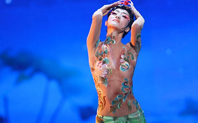 杨丽萍孔雀舞接班人曝光,小彩旗与之擦肩而过(图)