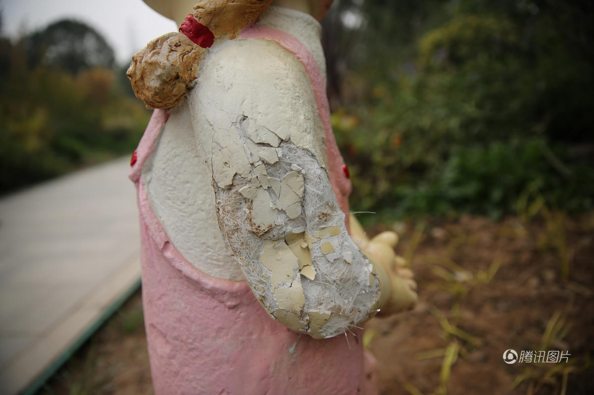 西安投资上亿植物园开园一月伤痕累累(高清组图)