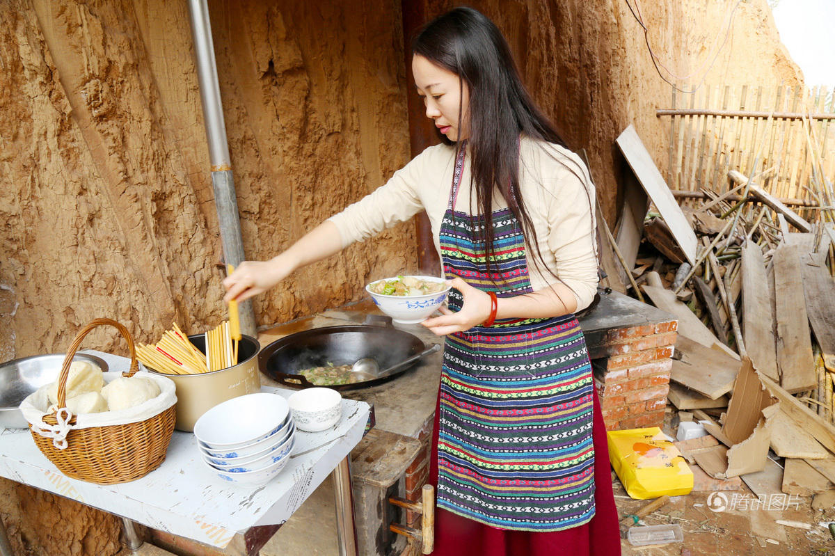 80后姑娘弃城市百万住房 回农村种地住窑洞(组图)