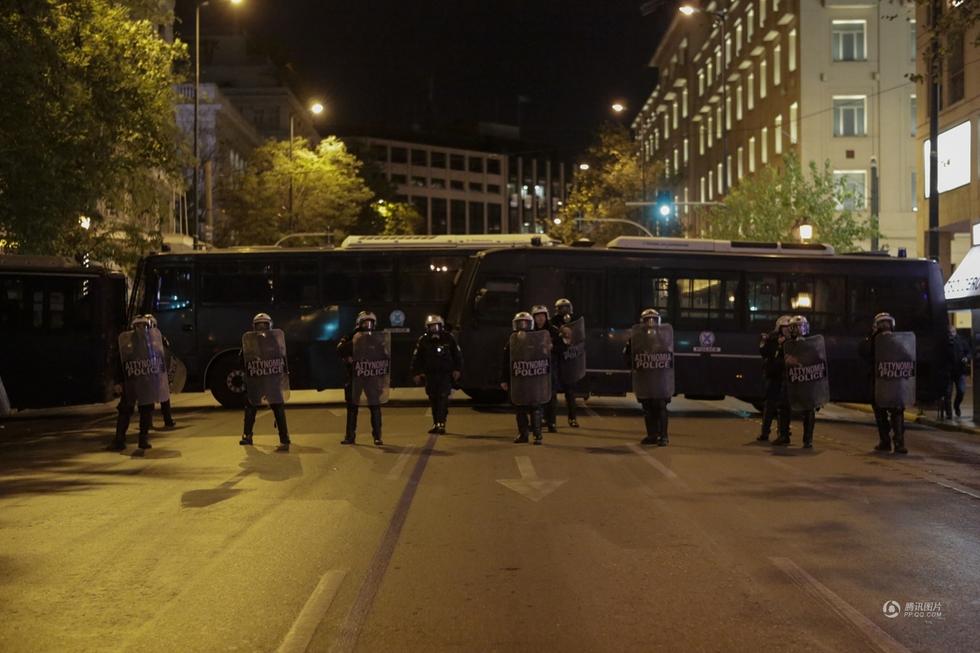 希腊大规模示威抗议奥巴马到访 警察使用催泪弹