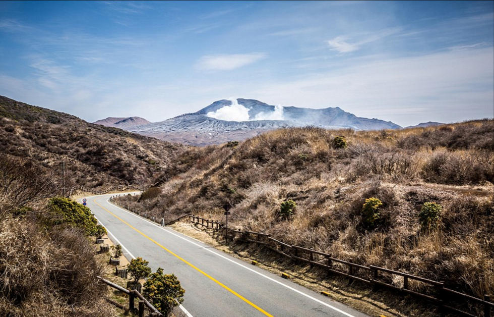 日本小镇热成“地狱” 有3千多个火山温泉 (组图)