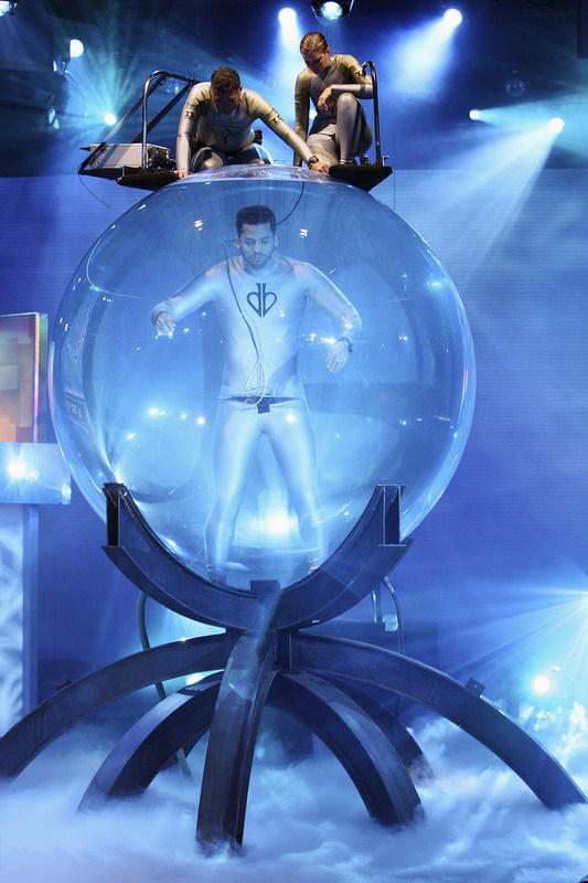 活埋,溺水,枪击…他与死神8次擦肩而过 (组图)