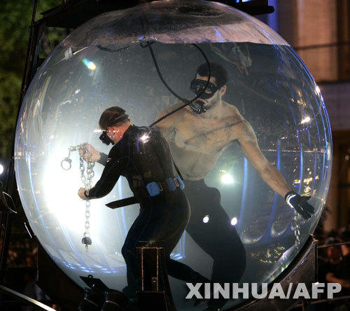 活埋,溺水,枪击…他与死神8次擦肩而过 (组图)