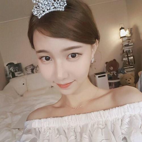 韩国美女主播长腿美胸自拍赵钰美女图片
