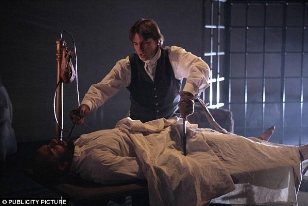 英明年实施首例头部移植手术 术前用VR模拟新身体