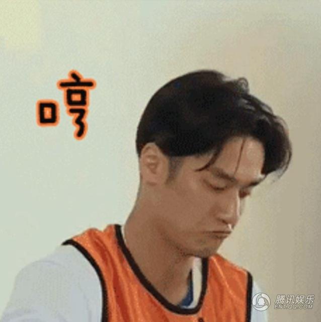 蒋劲夫硬汉外表内心苏 呆萌表情包走红网络