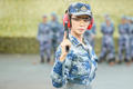 沈梦辰体能素质好 杨幂佟丽娅赞其“女兵王”