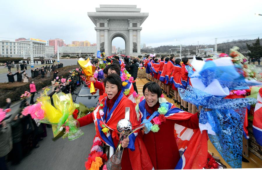 朝鲜女足连夺世界冠军 举国欢腾万人空巷 (组图)