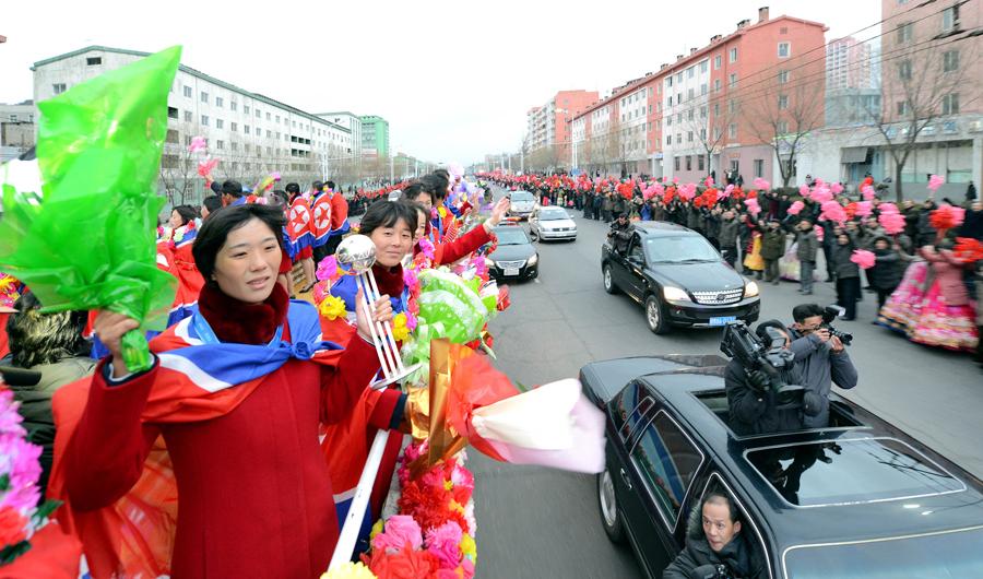 朝鲜女足连夺世界冠军 举国欢腾万人空巷 (组图)