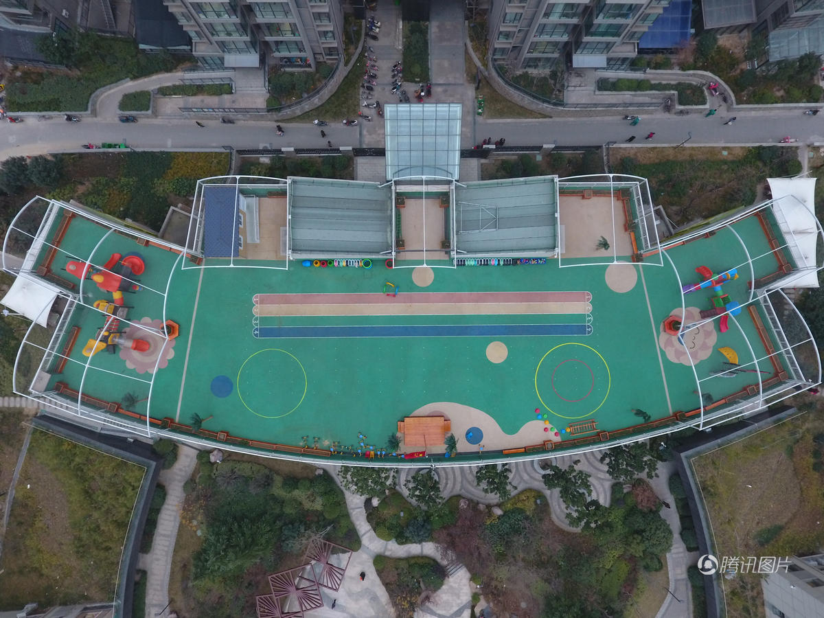 郑州幼儿园位于楼林之间 屋顶建“空中操场”(图)
