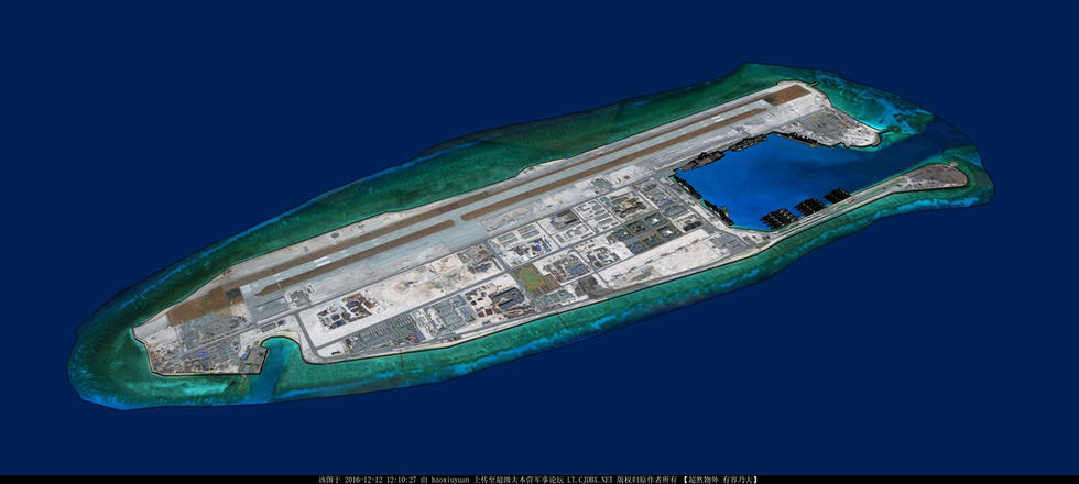 组图:镇守中国南海!001A航母编队停靠永暑岛C