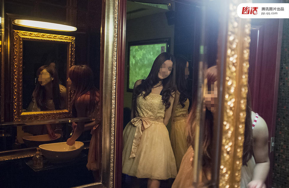 一个中国商人镜头下的浮沉夜总会 失落名利场(图)