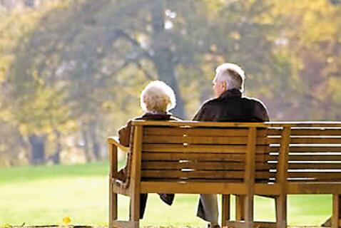 上海老年综合津贴制度308万人已申请 发放超4