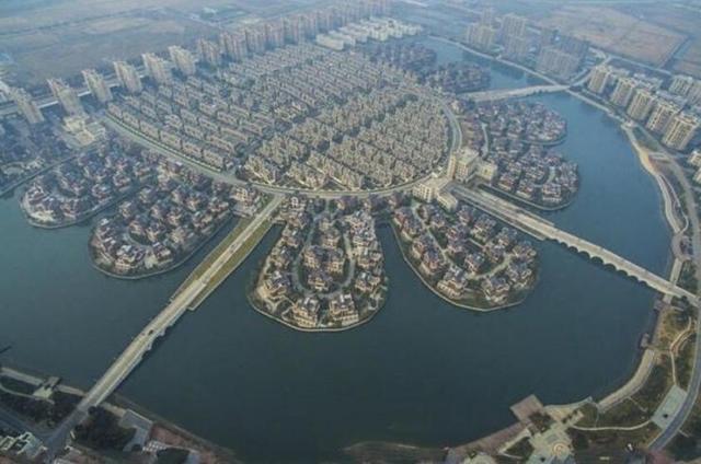 组图:中国威尼斯 全村住别墅建有320亩湖面 - 海阔山遥 - . 组图:中国威尼斯 全村住别墅建有320亩湖面 - 海阔山遥 - .
