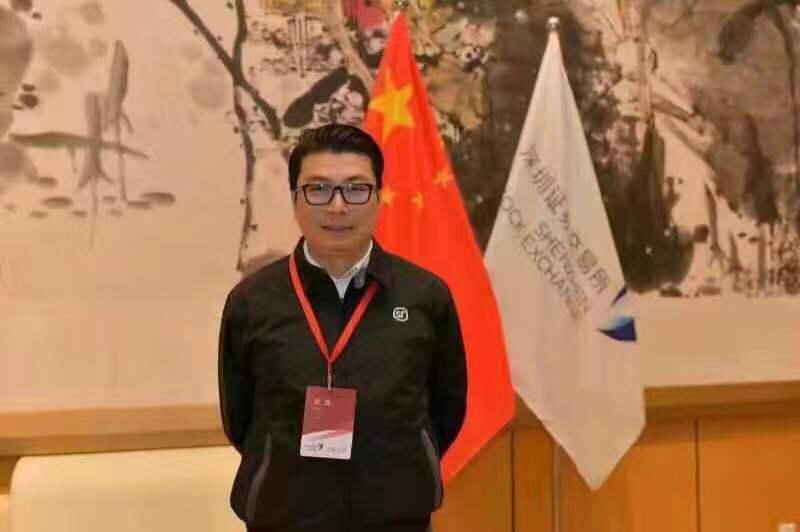 现场直击顺丰敲钟仪式 董事长乐得合不拢嘴
