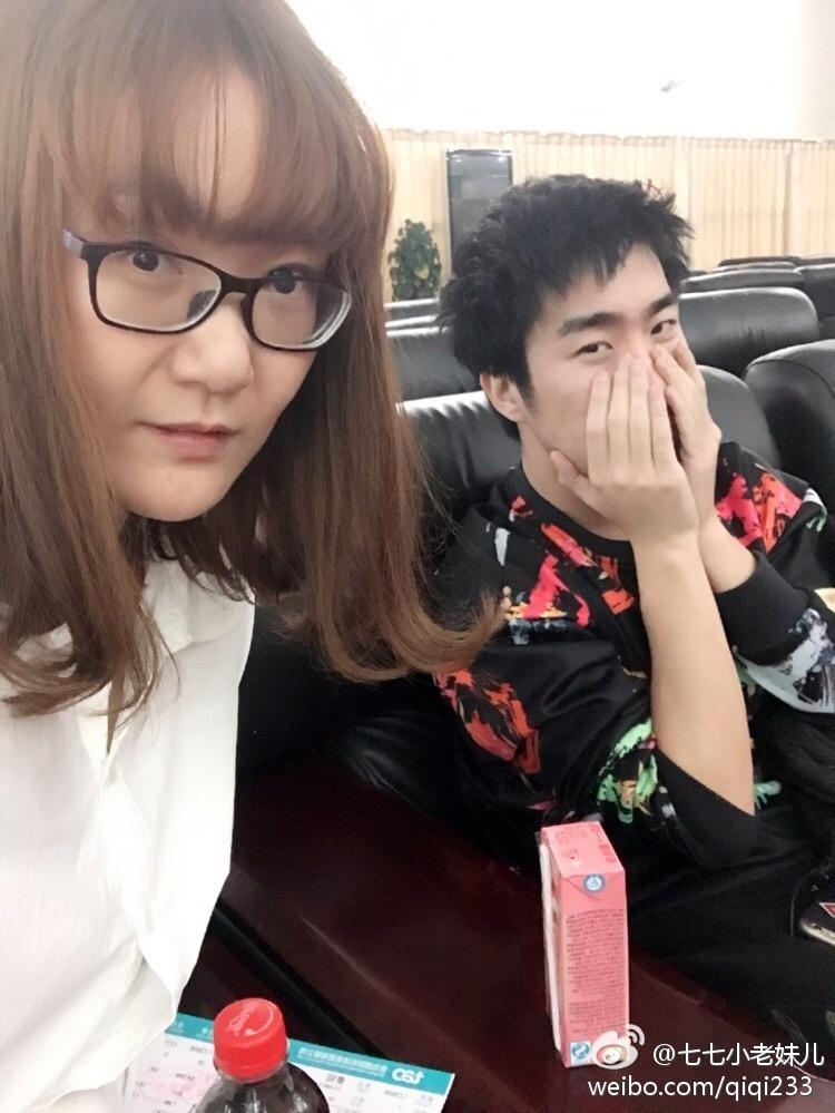 骚老婆 骚男与女友77的婚纱照太骚太淫荡辣眼睛，内蒙古富二代靠老婆发家_LOL闪电站