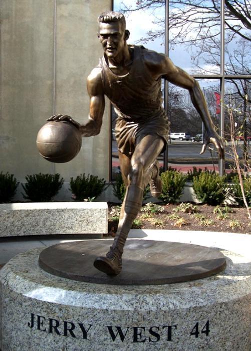 全球26大nba球星铜像:中国有三座 科比守护美院