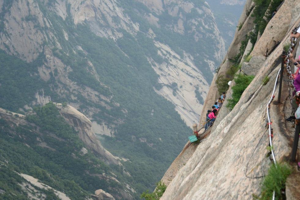 组图:华山长空栈道:比玻璃栈道恐怖一万倍