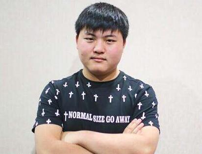 LOL世界选手排名Faker跌出前10 Uzi成二流AD