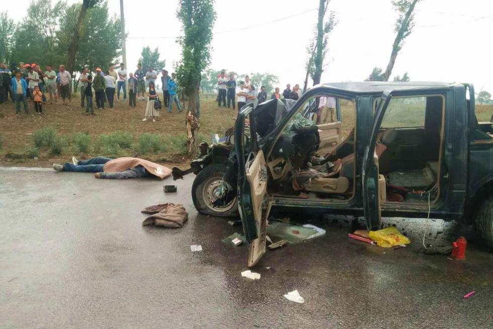 组图:定边发生重大交通事故 造成3人死亡