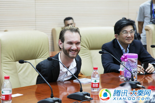 对话 半身奇迹 尼克·胡哲 用整个生命去开花