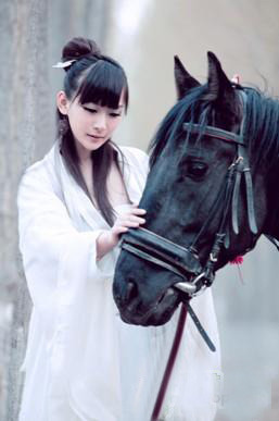 校花扮古典美人玩穿越<em>回到古代</em>做侠女 - 菁菁校