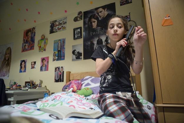 组图:揭露美国90后女学生的随性私密生活照