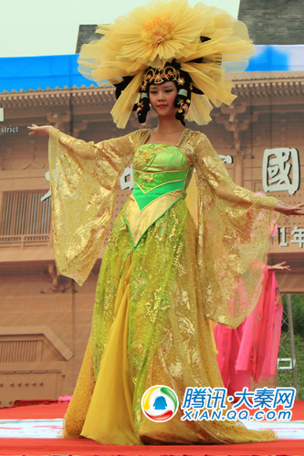 2011快女西安赛区10强拉票 被赞唱的比说的好