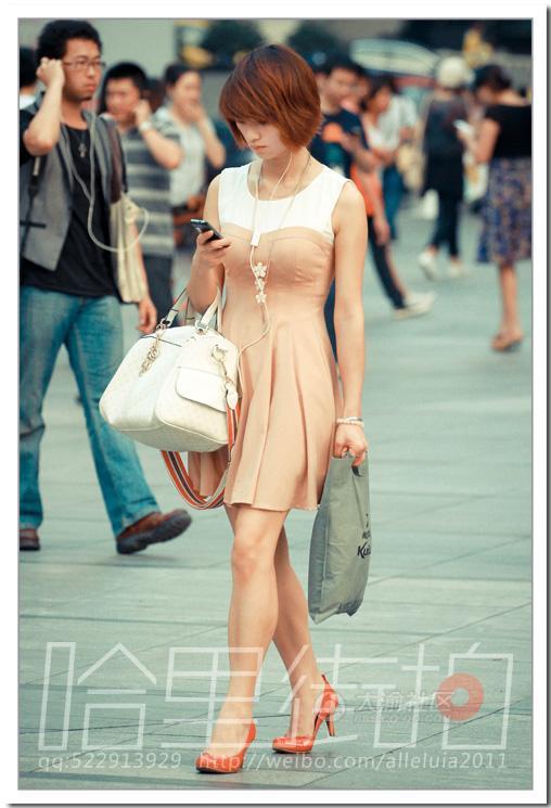 <em>养眼</em>呀 快看<em>街头美女</em>夏季清凉搭配(组图)_腾讯