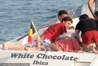 组图:<em>加索尔</em>携<em>女友</em>玩激情游艇 粉碎<em>出轨</em>传闻 -