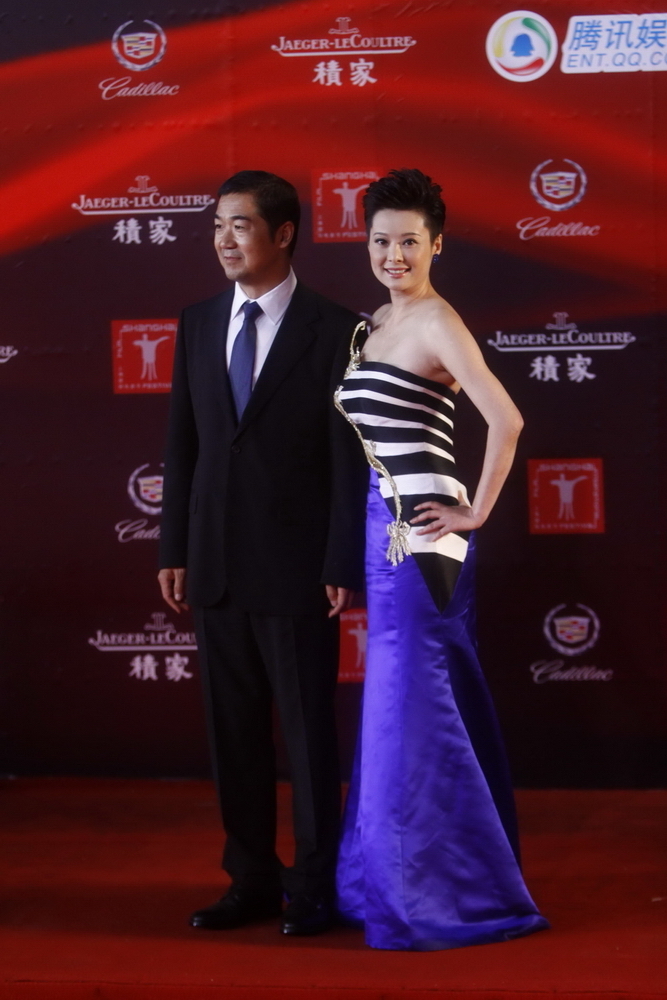 高清:第十四届上海电影节红毯 袁立张国立亮相