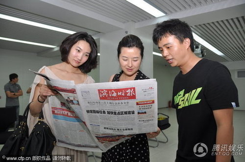 央视名嘴考察李咏潮味足 <em>李梓萌</em>、张泉灵亲和