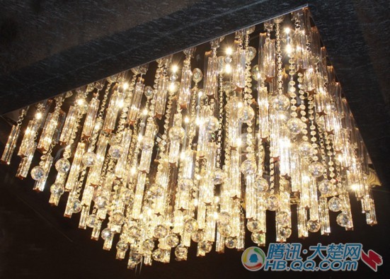 客厅灯排行榜_闷骚自恋妇秀现代简约风客厅灯全为人造水晶