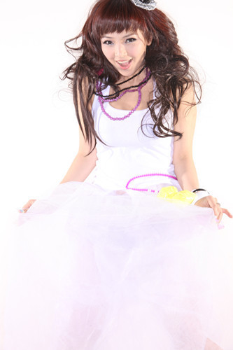 组图:歌手斯琴高丽:一朵 被时代 低估的玲兰_娱