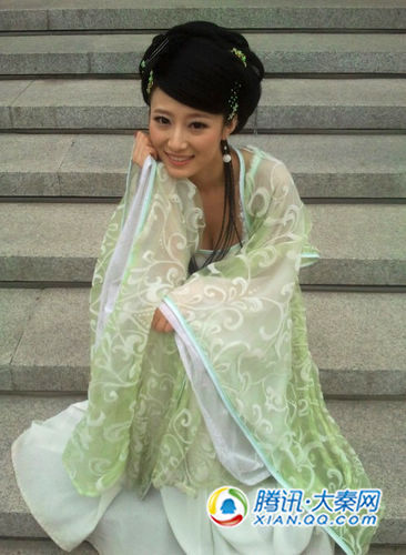 世界小姐西安区惊现 伪娘 吸引同性出入男厕