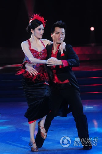 《舞动奇迹》落幕 金晨、黎诺懿夺冠喜极而泣