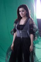 MV开拍江映蓉化身女骑士