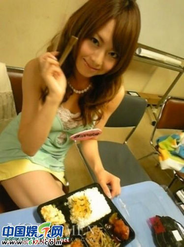 组图:日本av女优培训 曝百名女优私家猛图