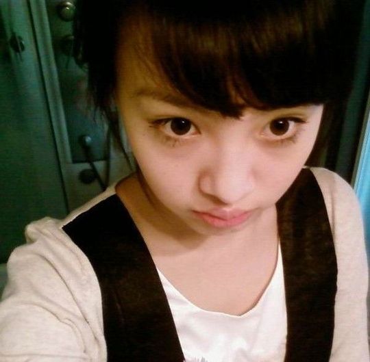 短发素颜美女头像分享展示