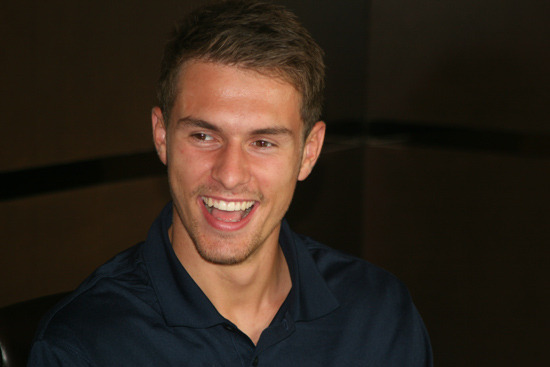 组图: 拉姆塞 腾讯微博问候球迷